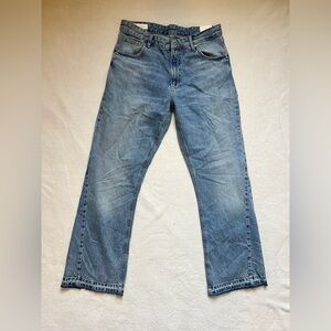 Classic Men's Straight-Leg Jeans in Light Blue
